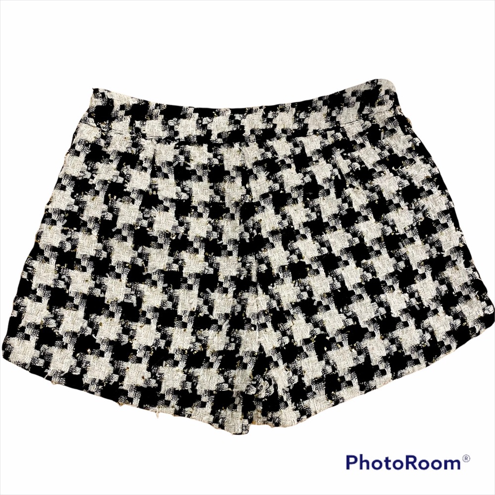 High waisted houndstooth shorts